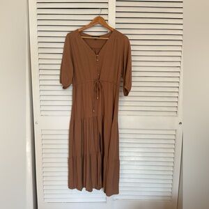 Relaxed Tiered Midi Dress with Tie Waist in Brown